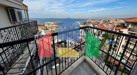 Penthouse in Villa Calabria
