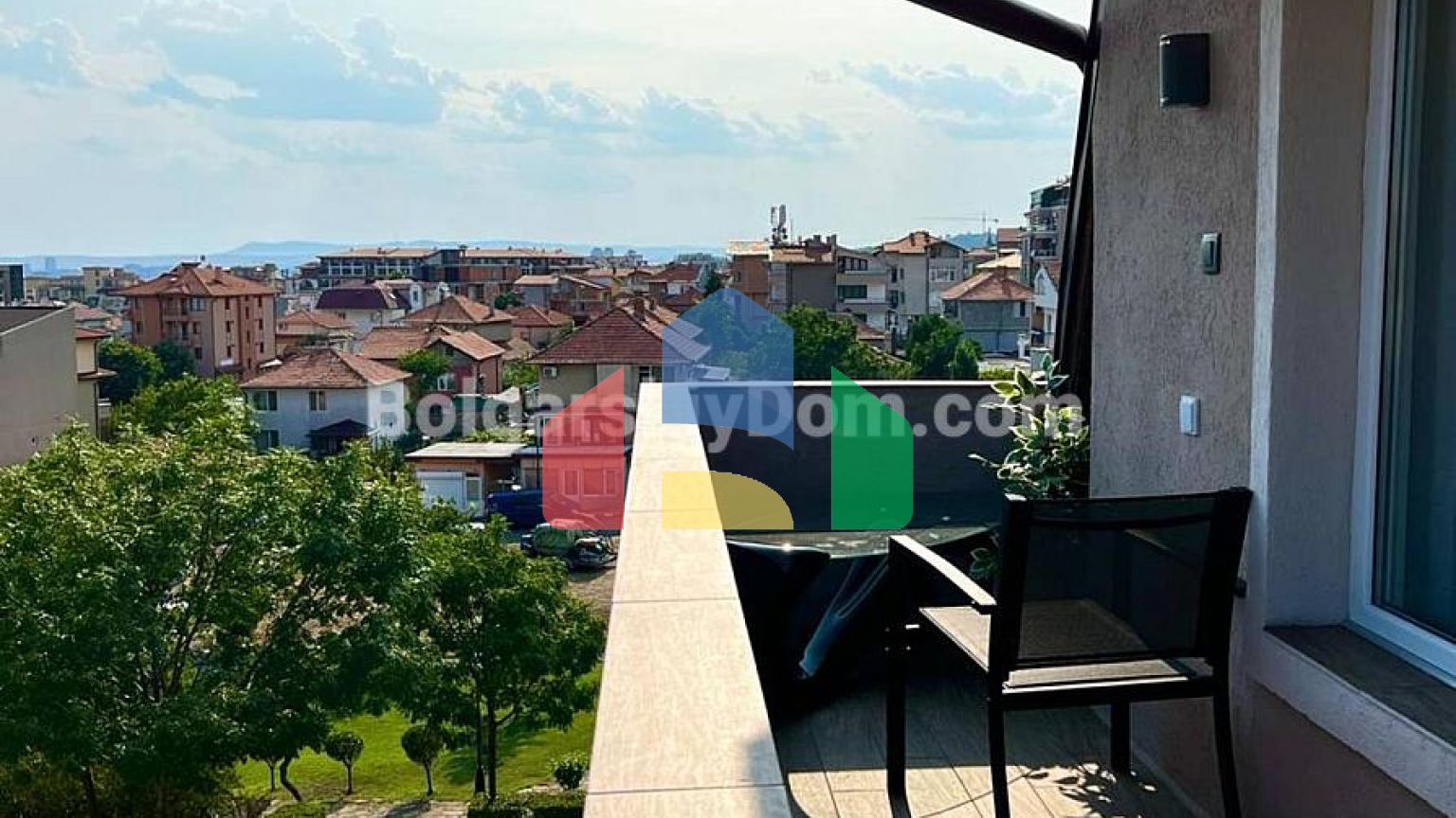 Трикімнатна квартира у Фрідом