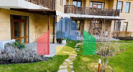 Трикімнатна квартира в Райський Сад