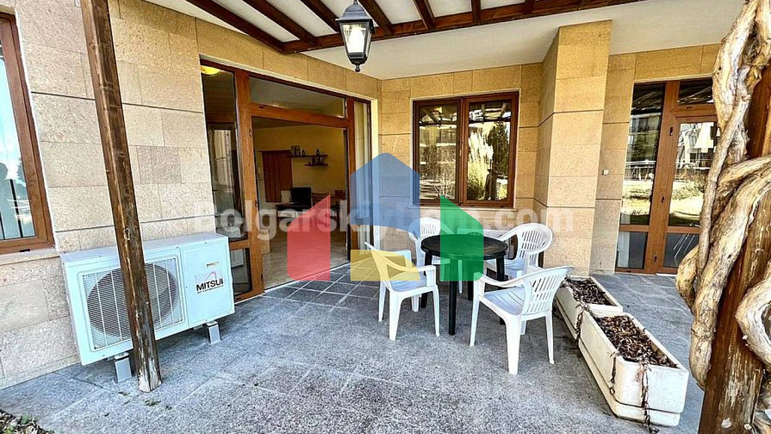 Трикімнатна квартира в Райський Сад