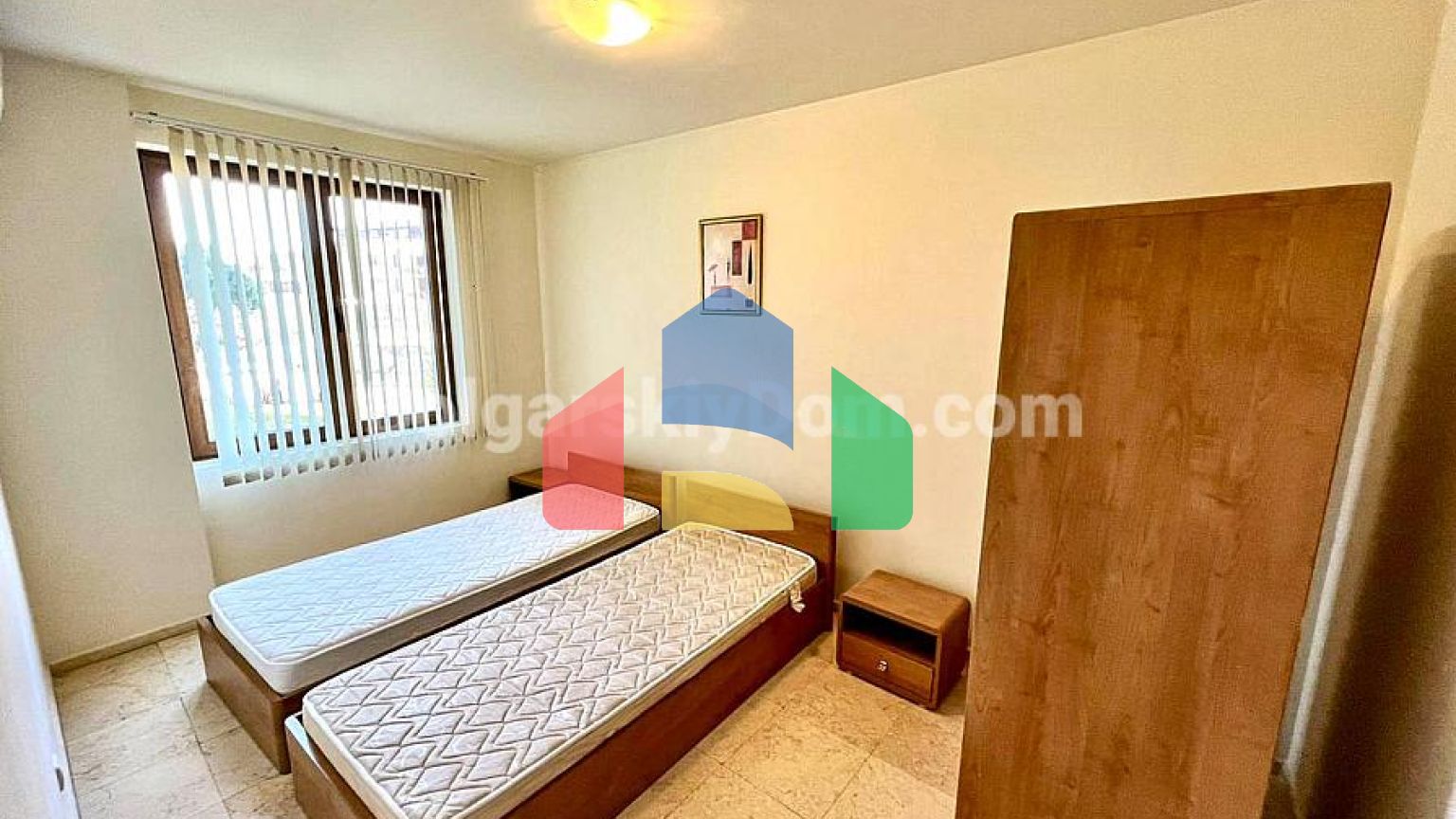 Трикімнатна квартира в Райський Сад