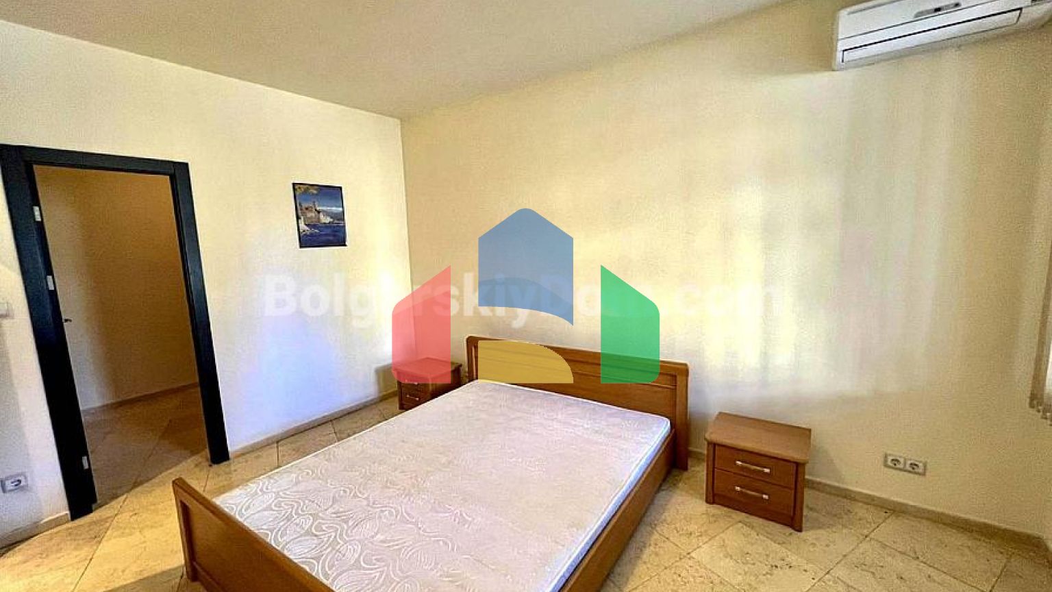 Трикімнатна квартира в Райський Сад