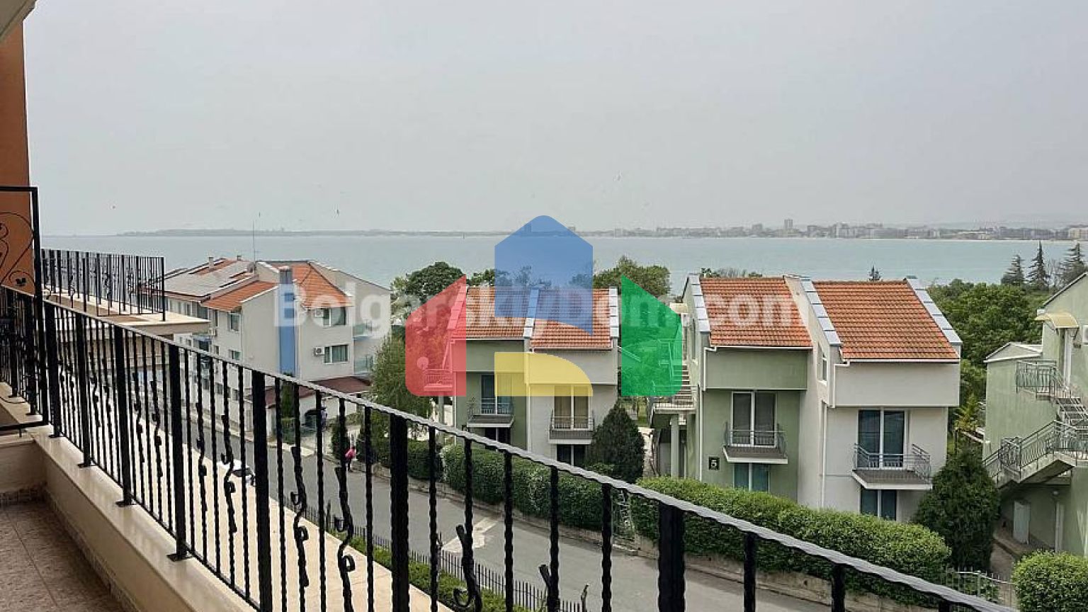 Трикімнатна квартира в Престиж Форт Біч