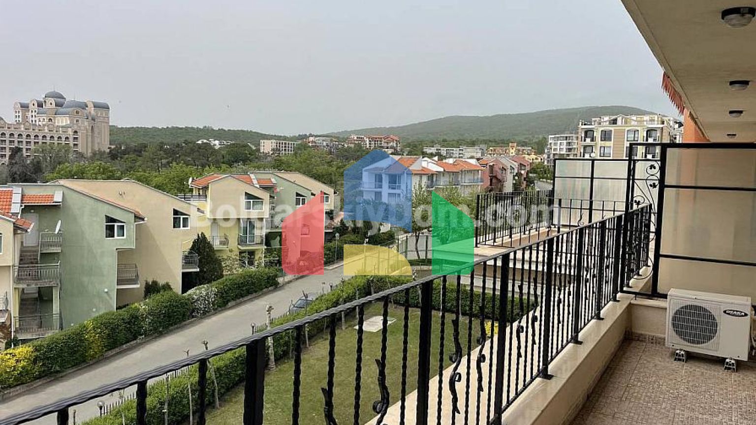 Трикімнатна квартира в Престиж Форт Біч