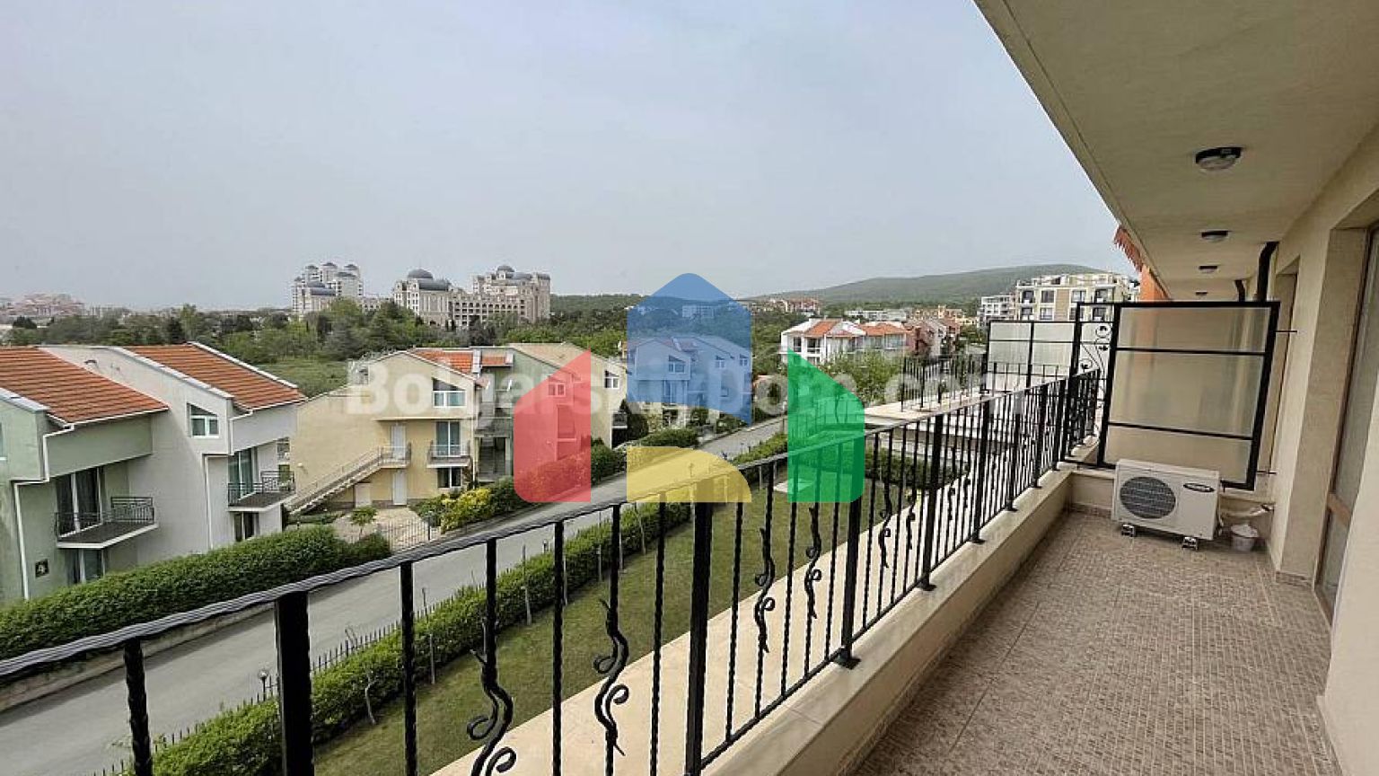 Трикімнатна квартира в Престиж Форт Біч