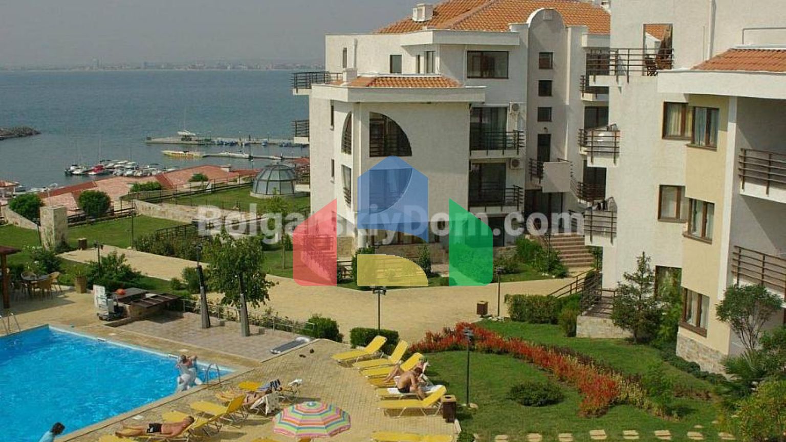 Двухкомнатная квартира в Диамант