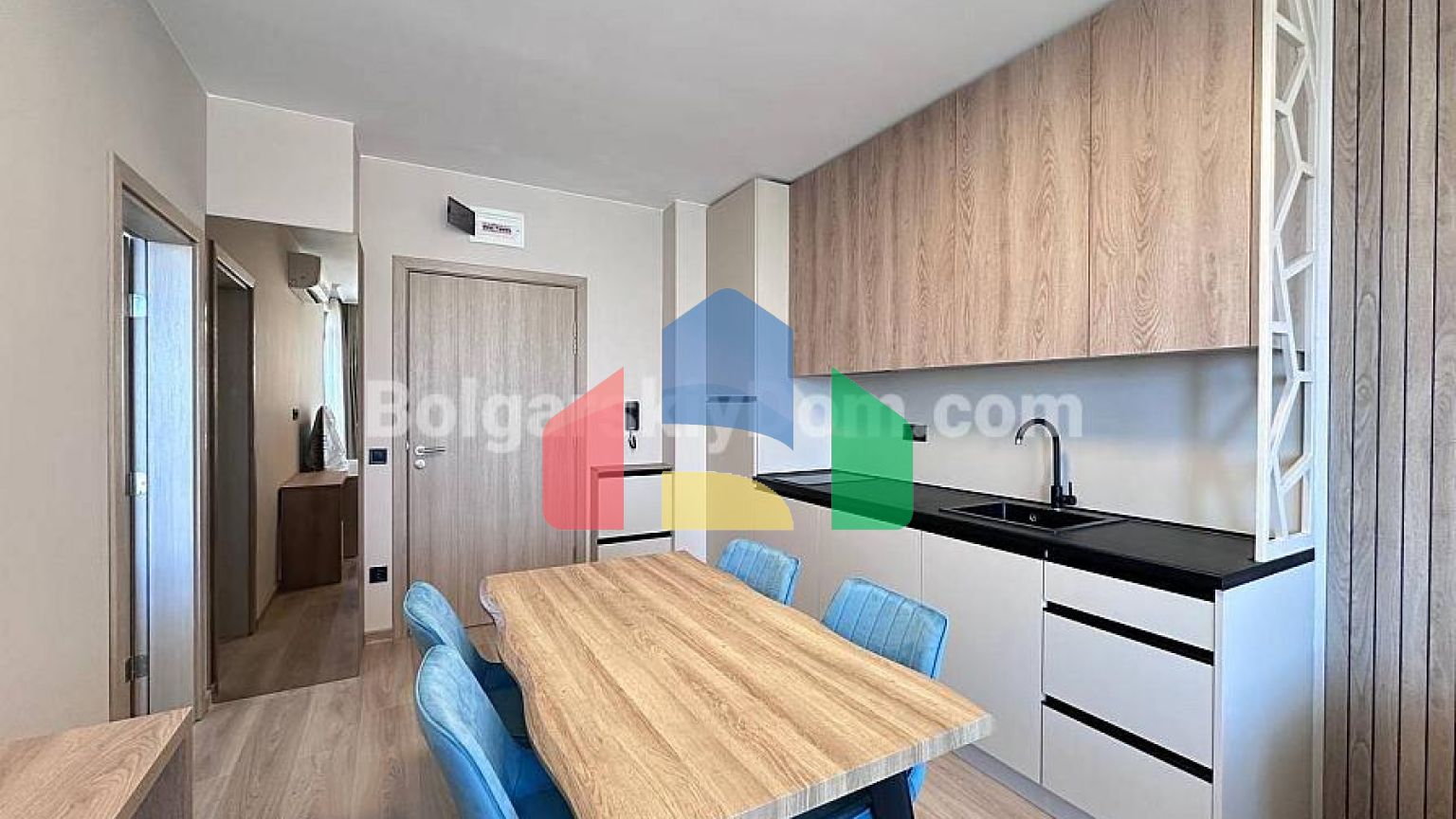 Двокімнатна квартира в Соренто Соле Мар