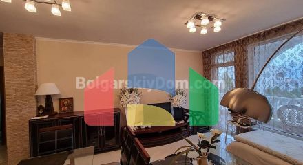 Двухкомнатная квартира в Лазур 1