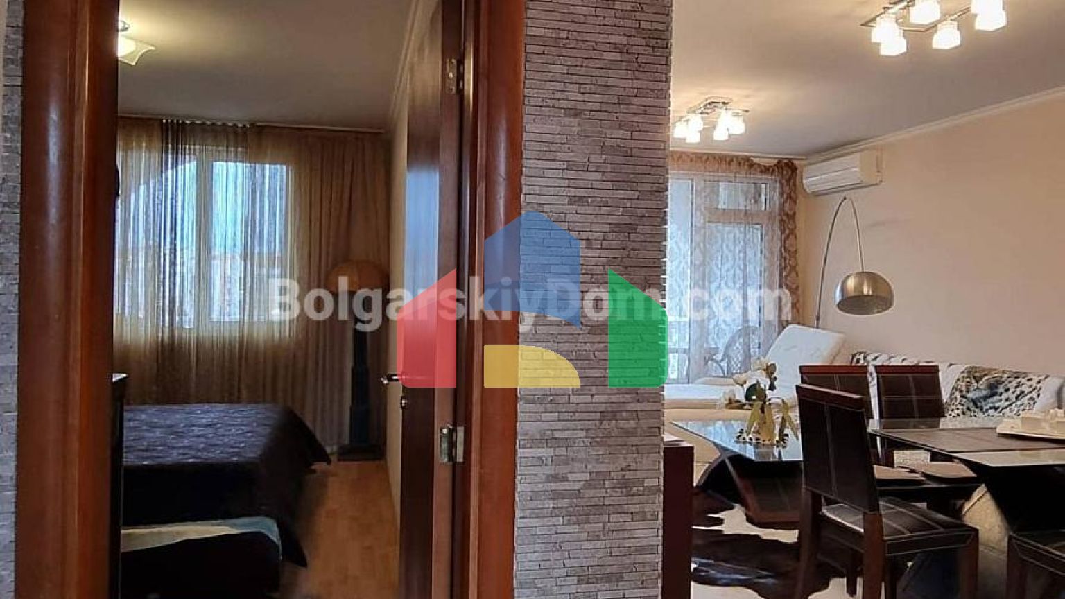 Двокімнатна квартира в Лазур 1