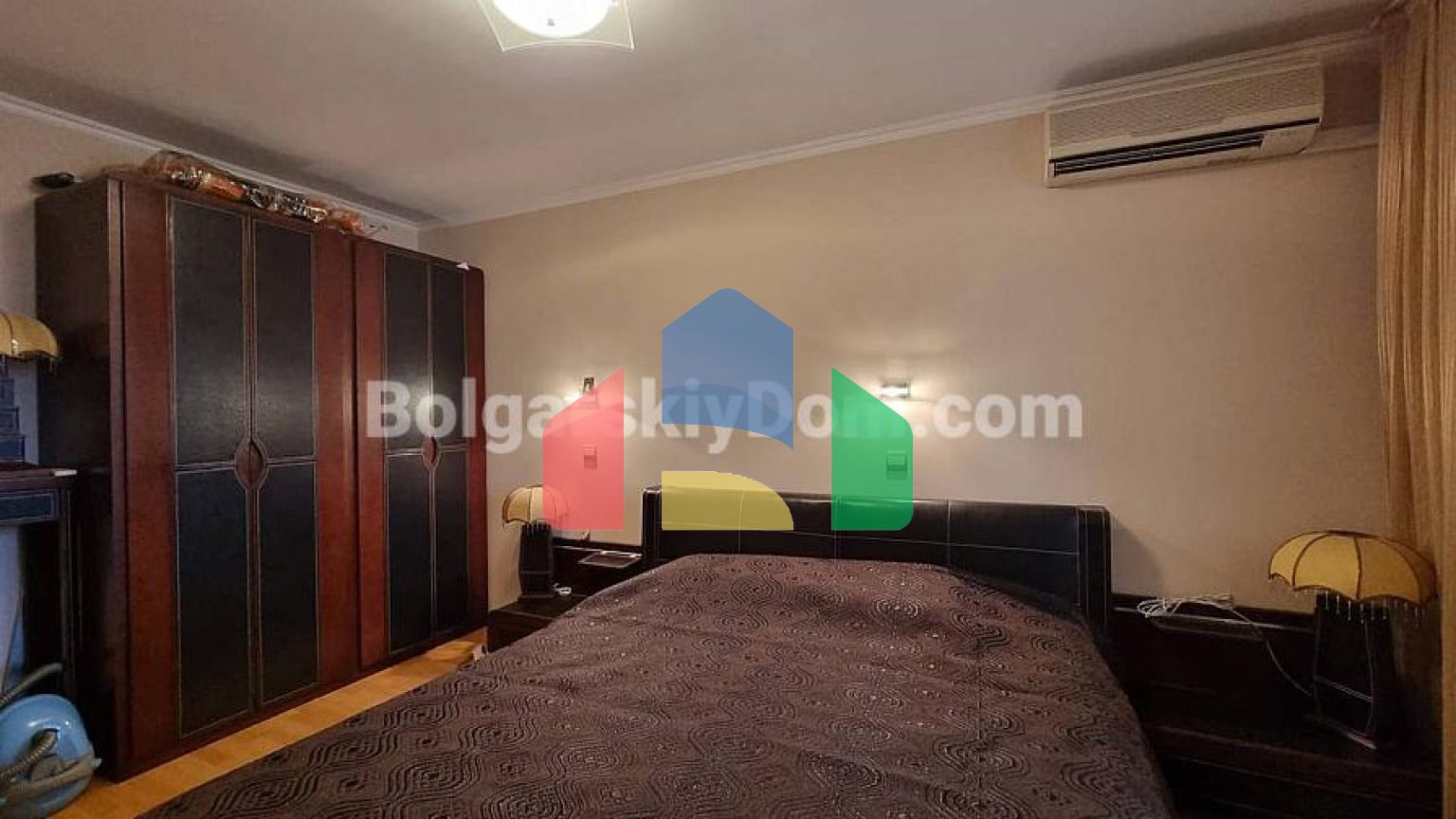 Двокімнатна квартира в Лазур 1