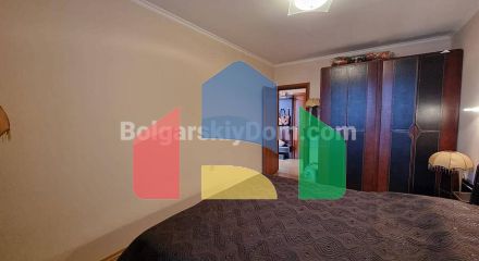 Двокімнатна квартира в Лазур 1