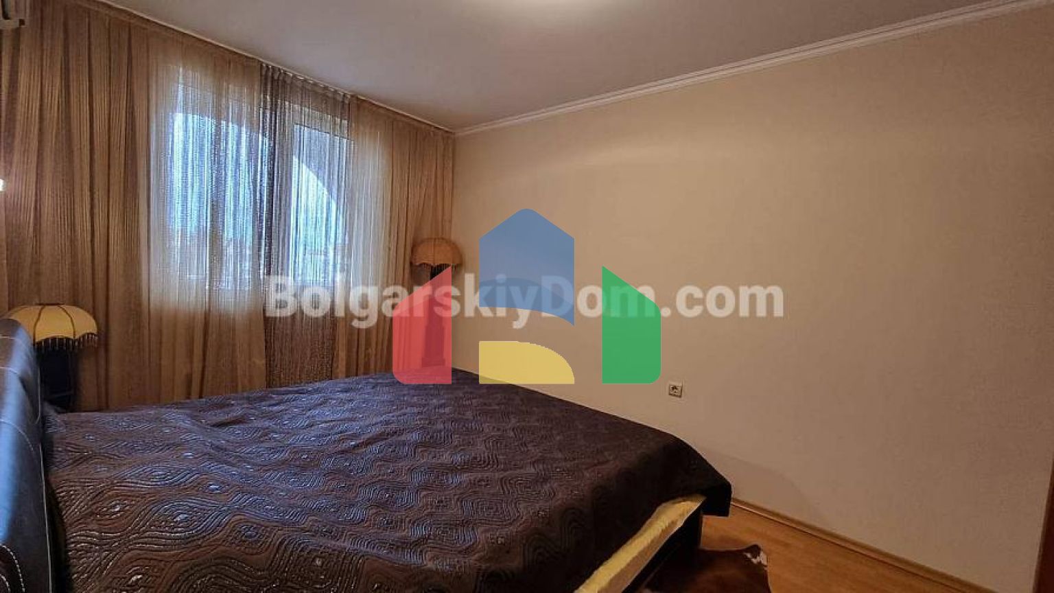 Двокімнатна квартира в Лазур 1