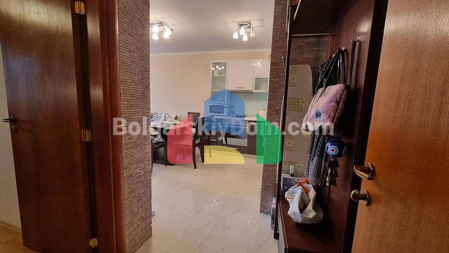 Двокімнатна квартира в Лазур 1