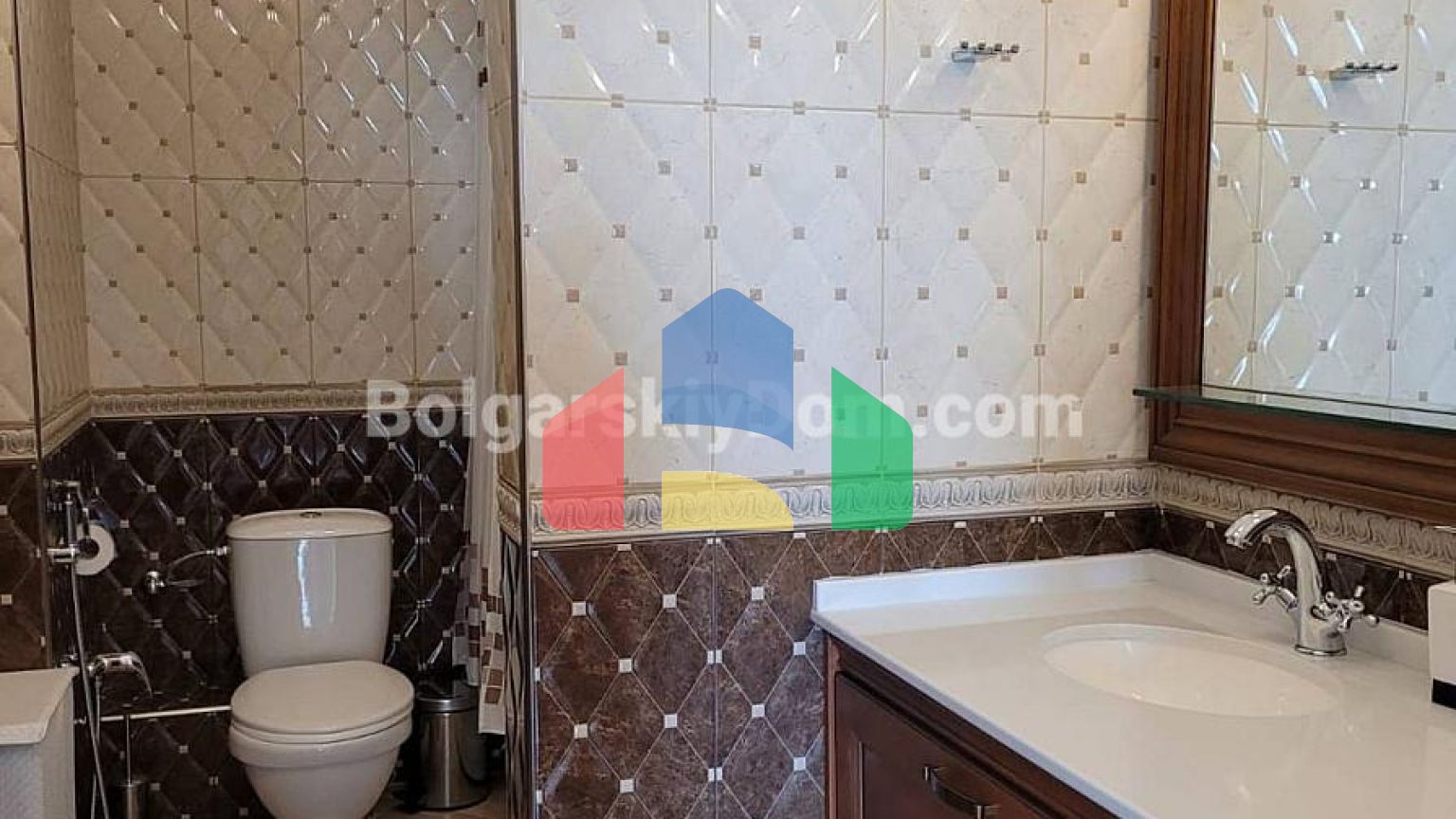 Триповерховий пентхаус в Артур