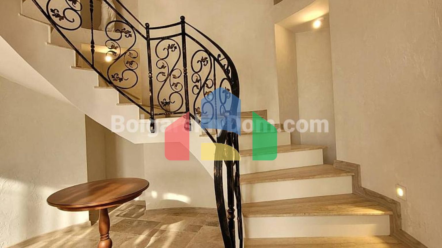 Триповерховий пентхаус в Артур