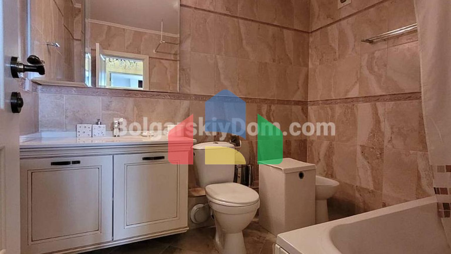 Триповерховий пентхаус в Артур