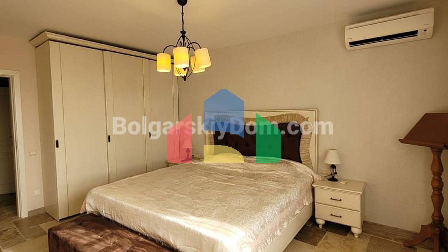 Триповерховий пентхаус в Артур