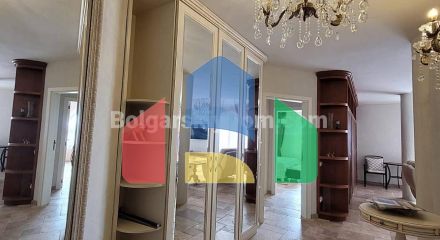 Триповерховий пентхаус в Артур