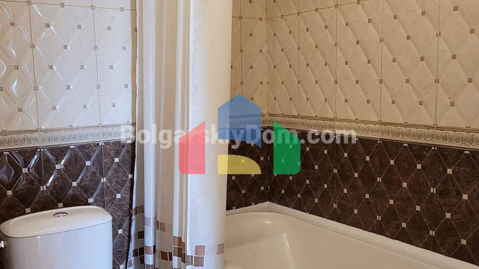 Триповерховий пентхаус в Артур