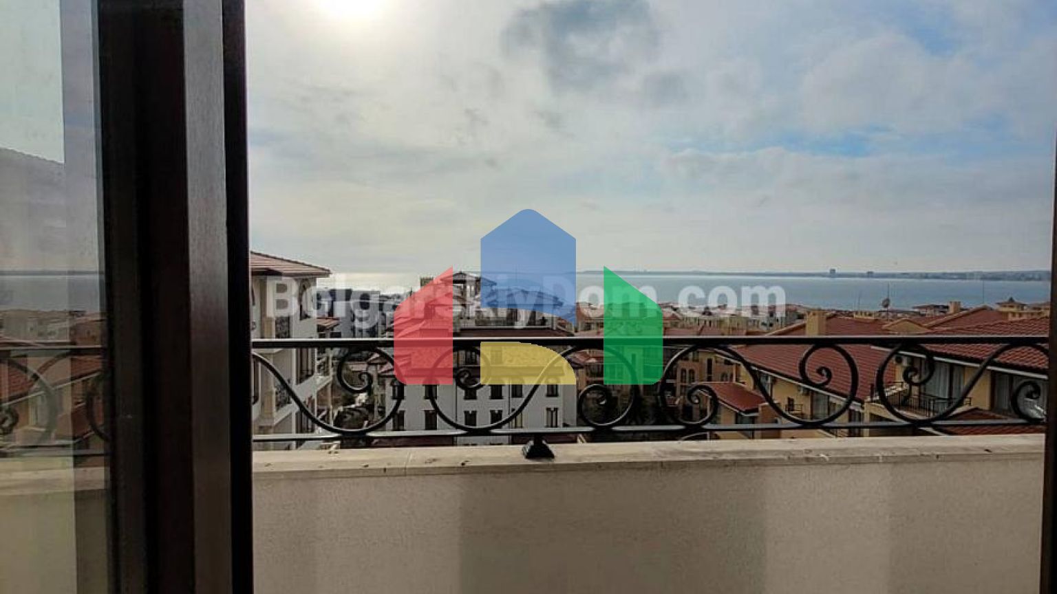 Триповерховий пентхаус в Артур