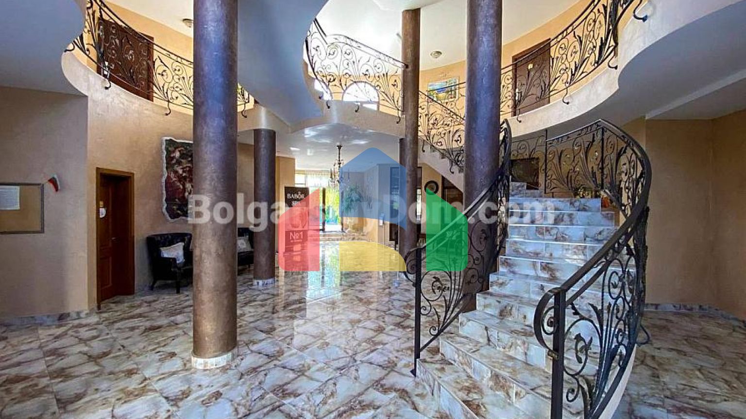 Трикімнатна квартира в Артур