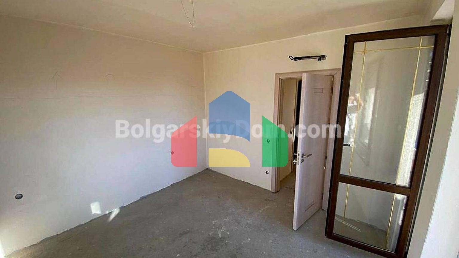 Трикімнатна квартира в Артур