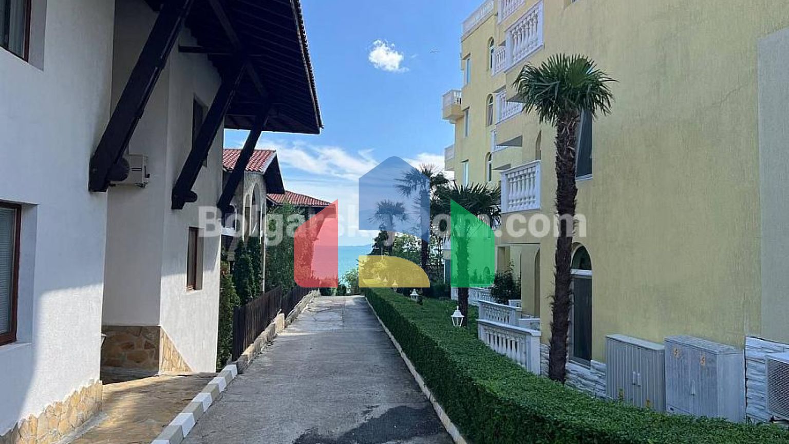 Четырехкомнатная квартира в Марина Санрайз