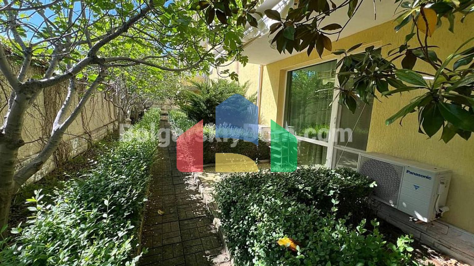 Четырехкомнатная квартира в Марина Санрайз