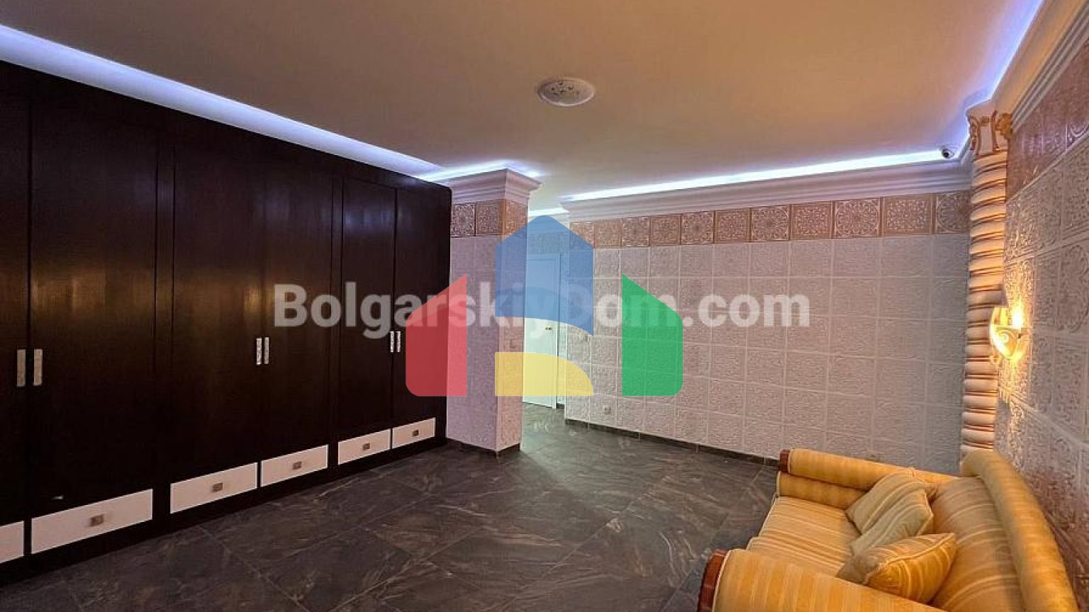 Четырехкомнатная квартира в Марина Санрайз