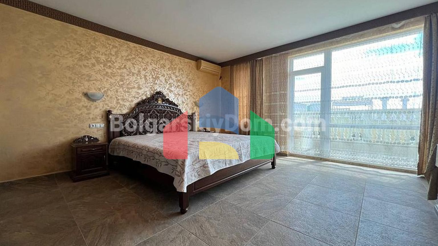 Четырехкомнатная квартира в Марина Санрайз