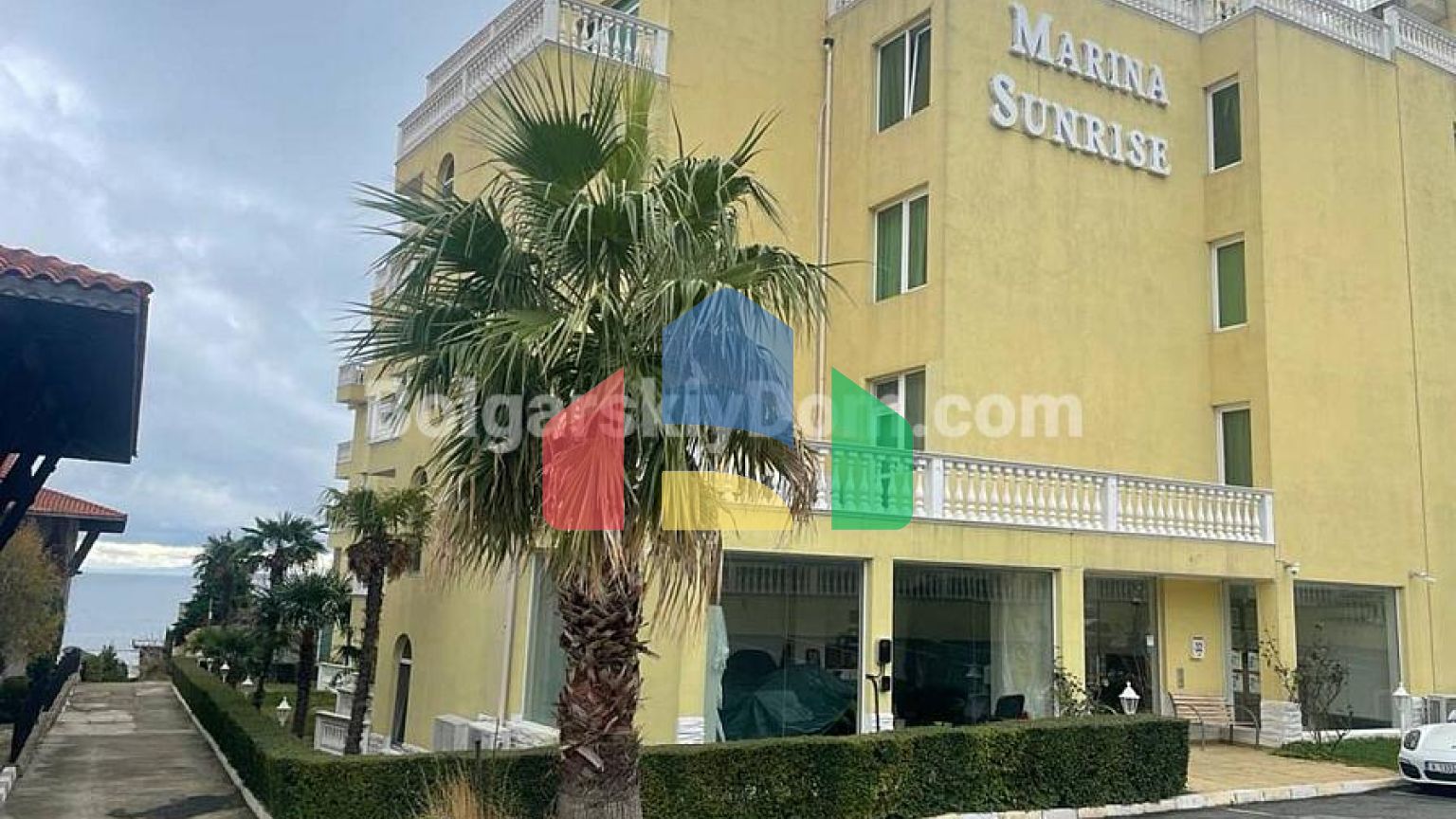 Четырехкомнатная квартира в Марина Санрайз