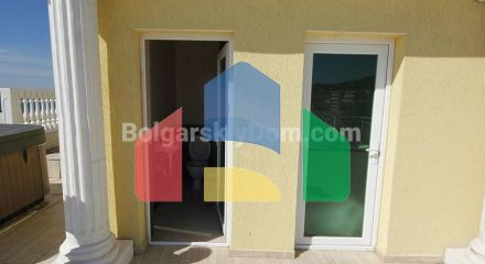 Четырехкомнатная квартира в Марина Санрайз