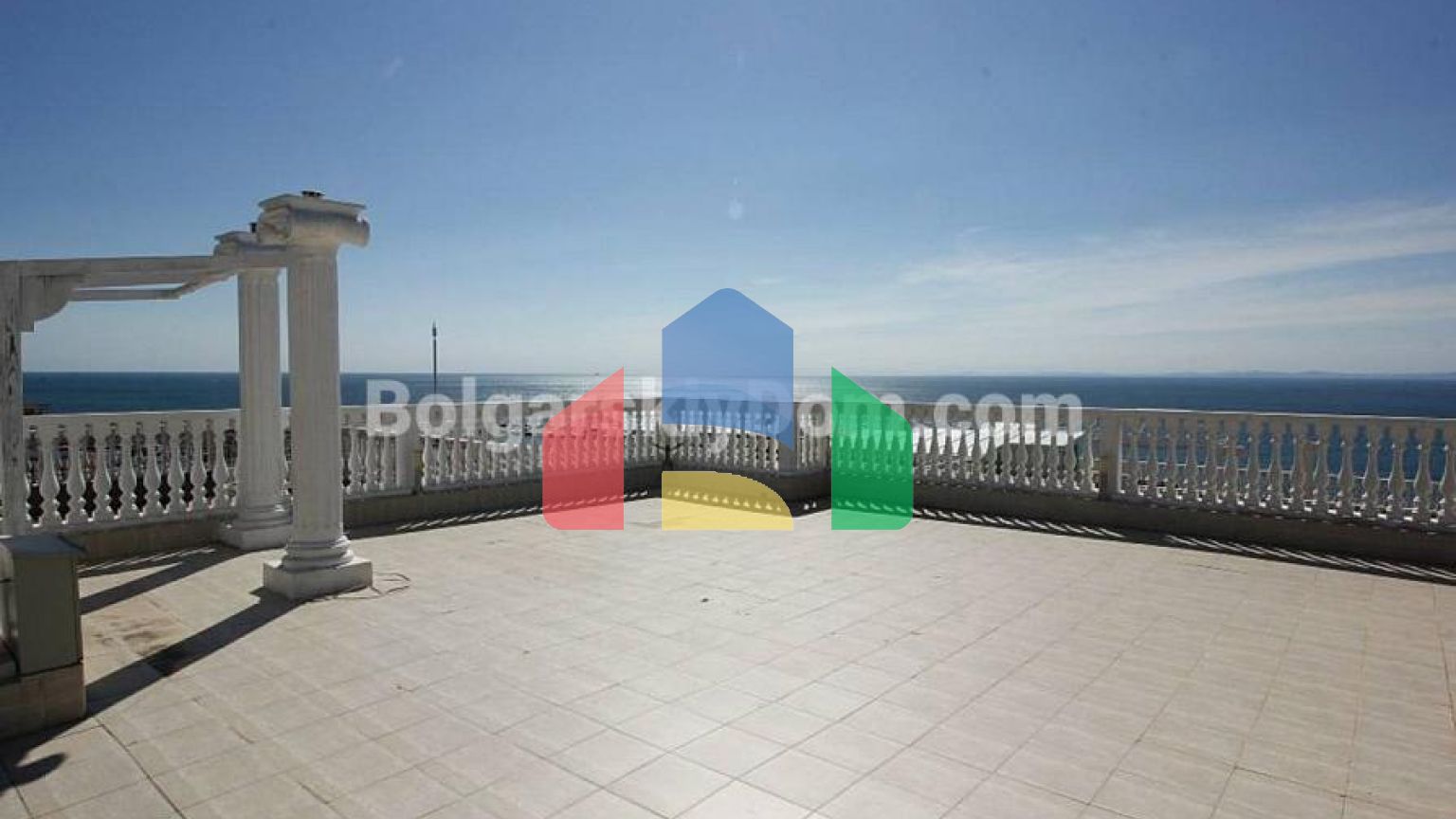 Четырехкомнатная квартира в Марина Санрайз