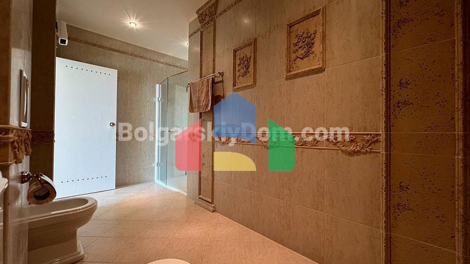 Четырехкомнатная квартира в Марина Санрайз