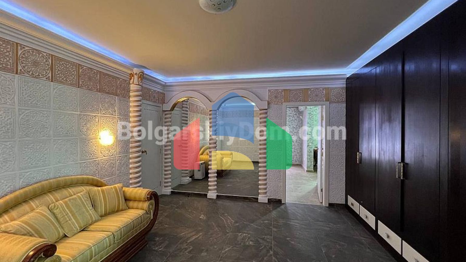 Четырехкомнатная квартира в Марина Санрайз