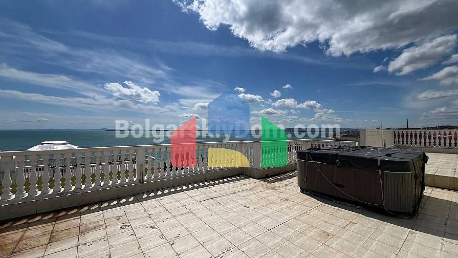 Четырехкомнатная квартира в Марина Санрайз