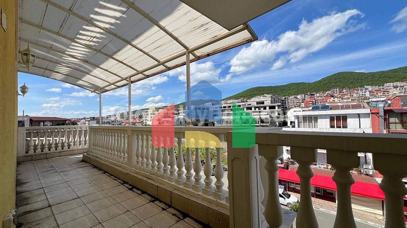 Четырехкомнатная квартира в Марина Санрайз