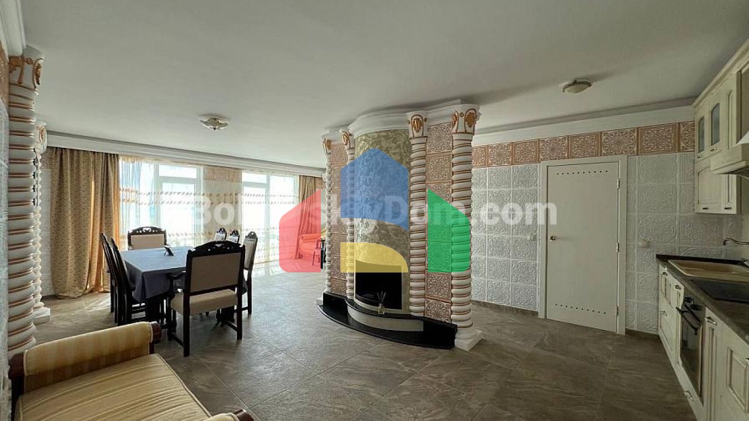 Четырехкомнатная квартира в Марина Санрайз