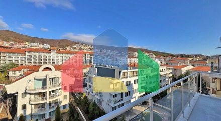 Трикімнатна квартира в Лазур 5