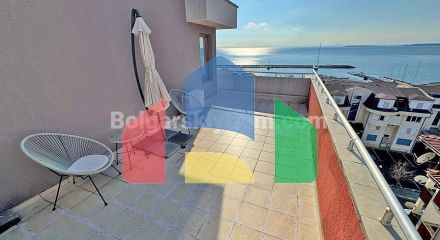 Трикімнатна квартира в Лазур 5