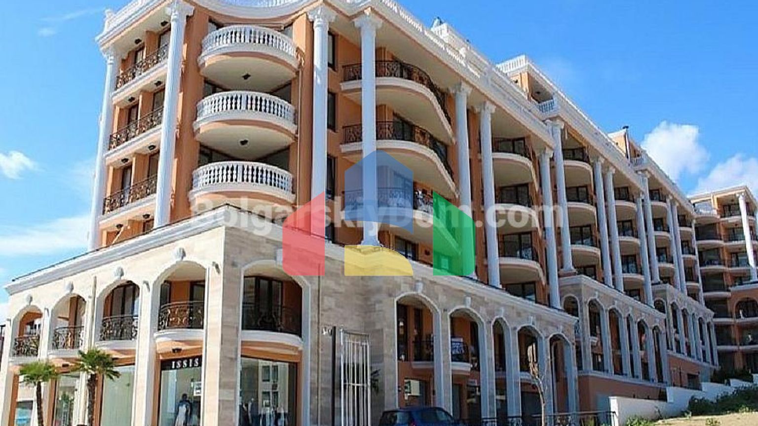 Трехкомнатная квартира в Адмирал