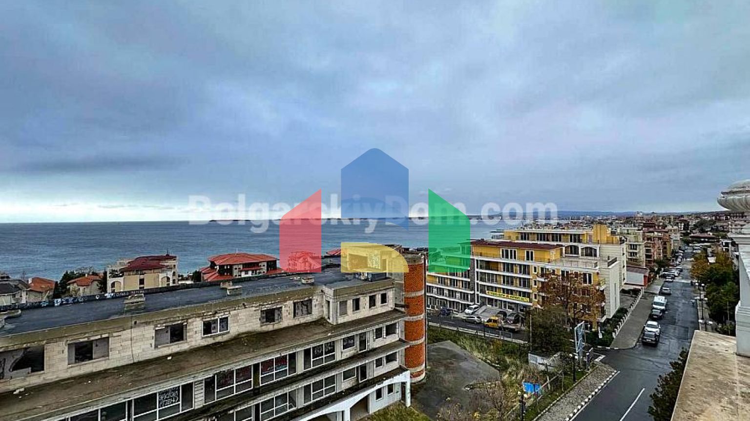 Трехкомнатная квартира в Адмирал