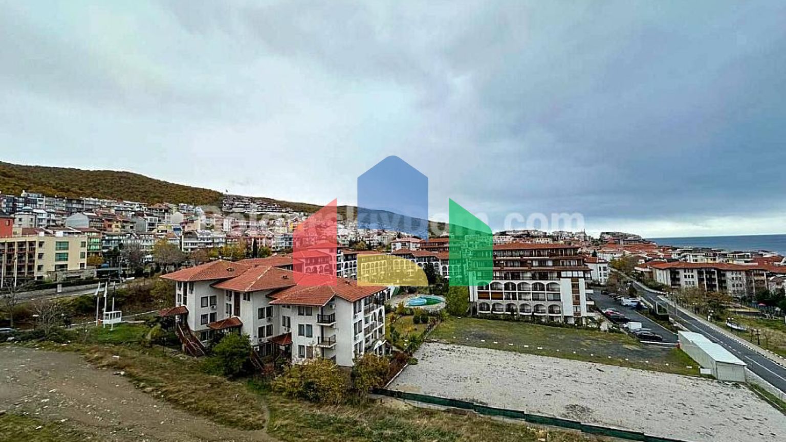 Трехкомнатная квартира в Адмирал