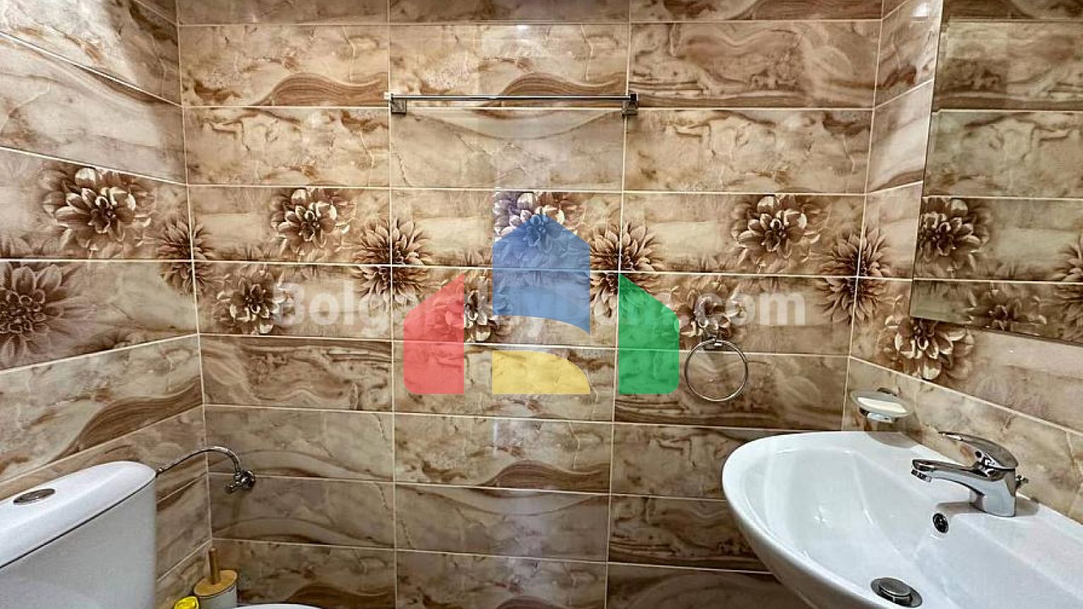 Трехкомнатная квартира в Адмирал