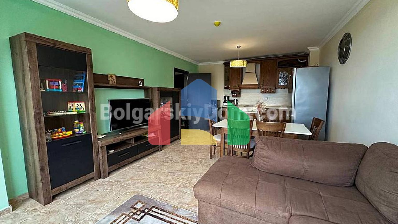 Трехкомнатная квартира в Адмирал