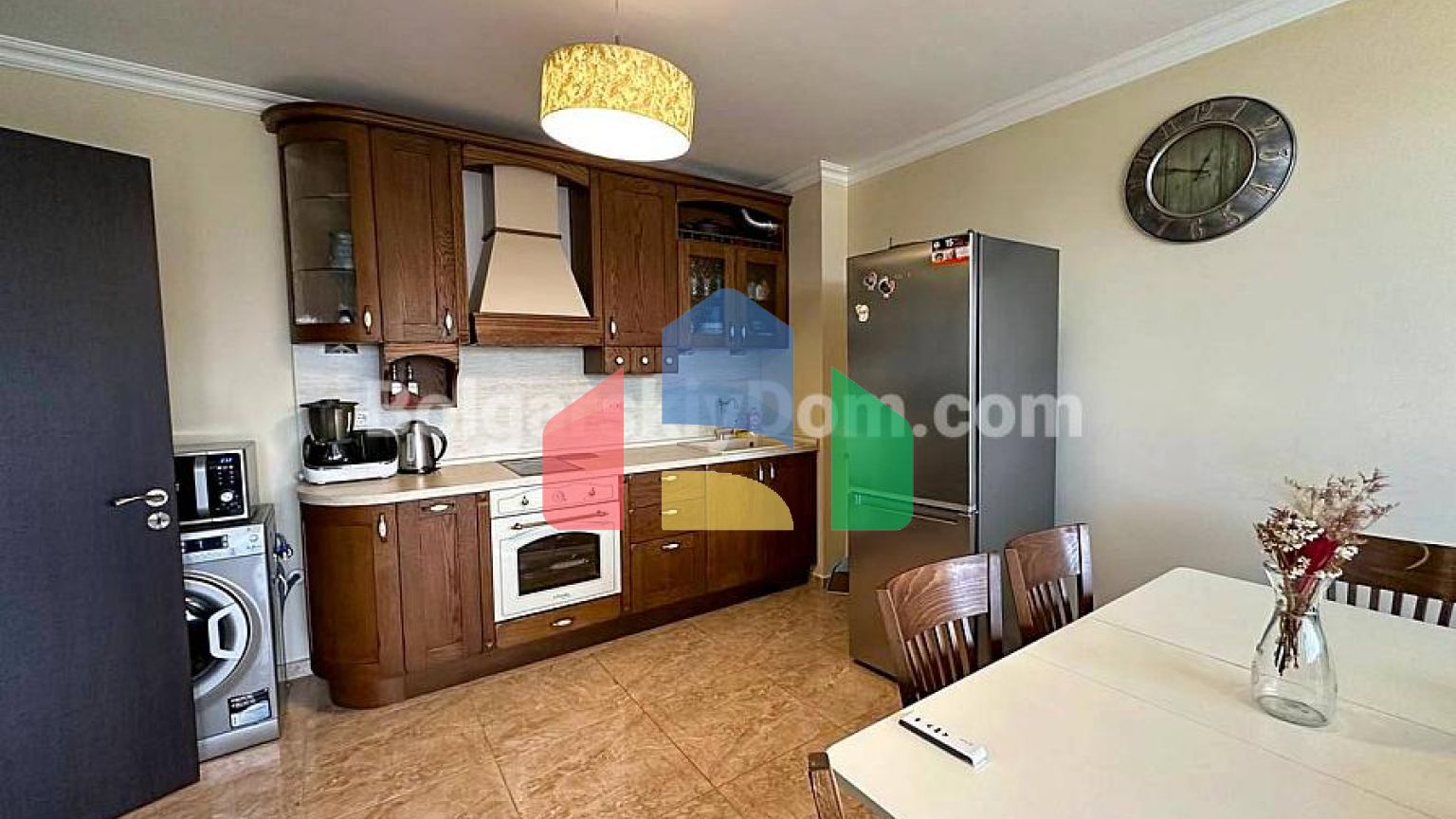 Трехкомнатная квартира в Адмирал