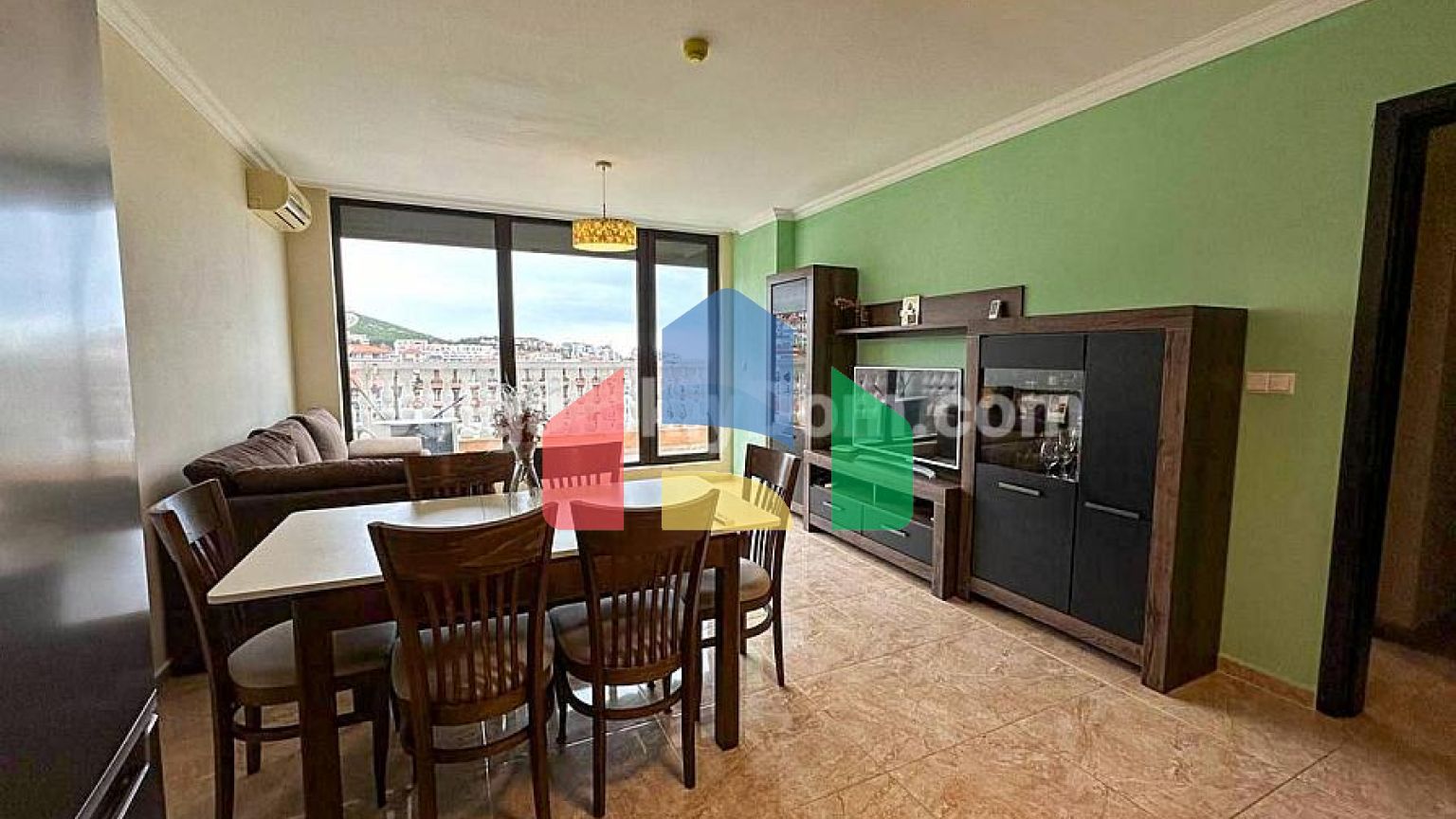 Трехкомнатная квартира в Адмирал