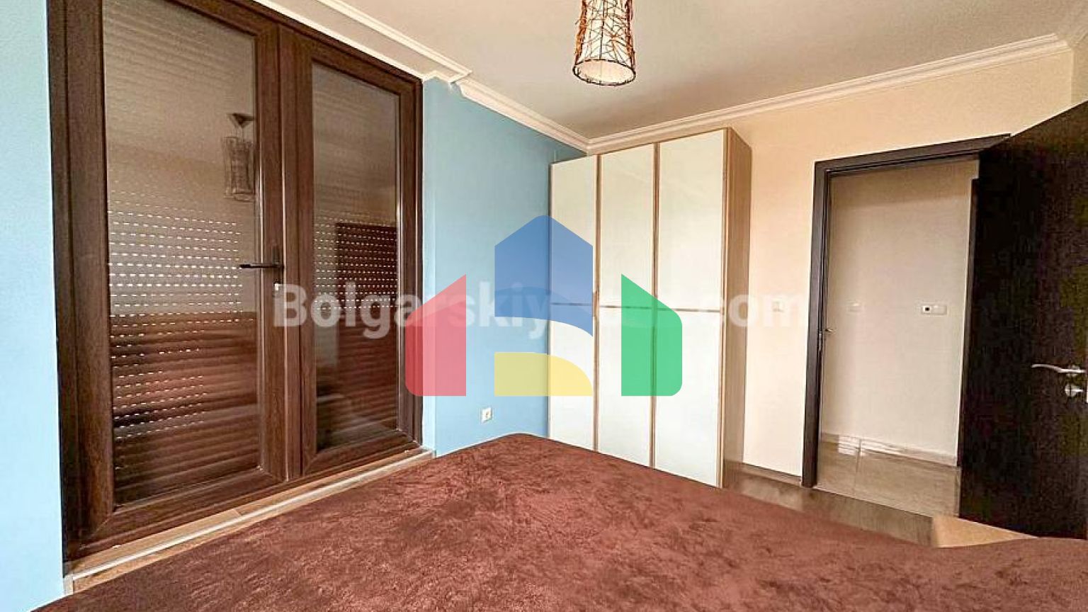 Трехкомнатная квартира в Адмирал