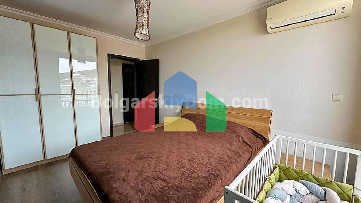 Трехкомнатная квартира в Адмирал