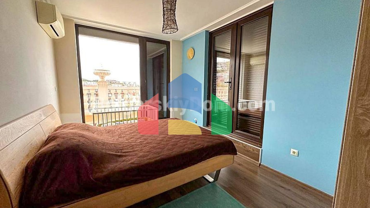 Трехкомнатная квартира в Адмирал